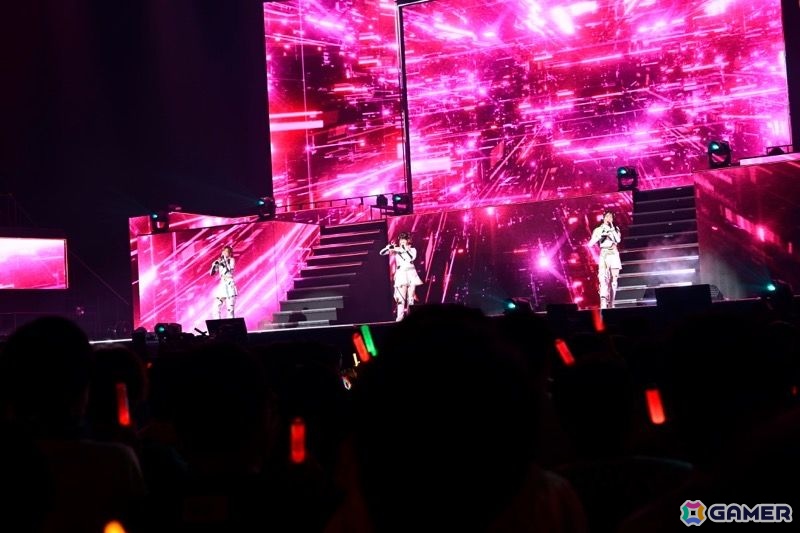 「シャニマス」8thライブ「iと夢」DAY2レポ――謎の“寡婦”などの演出でざわめきつつも卓越のパフォーマンスで魅了した“愛と夢”あるステージの画像