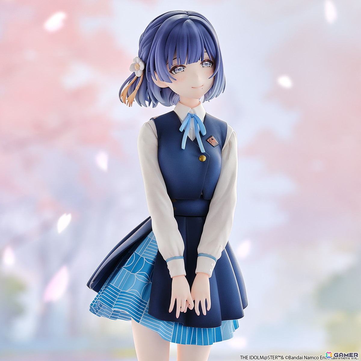 「学マス」世話焼きで柔らかな雰囲気が魅力のアイドル・秦谷美鈴が1/6スケールの完成品フィギュアとなって登場！制服姿で優しく微笑む一瞬を立体化の画像
