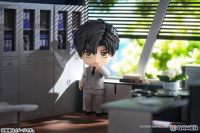 「恋と深空」より心臓外科医としての一面も持つレイが「ねんどろいど」となって登場！考え顔や微笑み顔、仕事や戦闘時を彷彿とさせる真剣顔も付属の画像