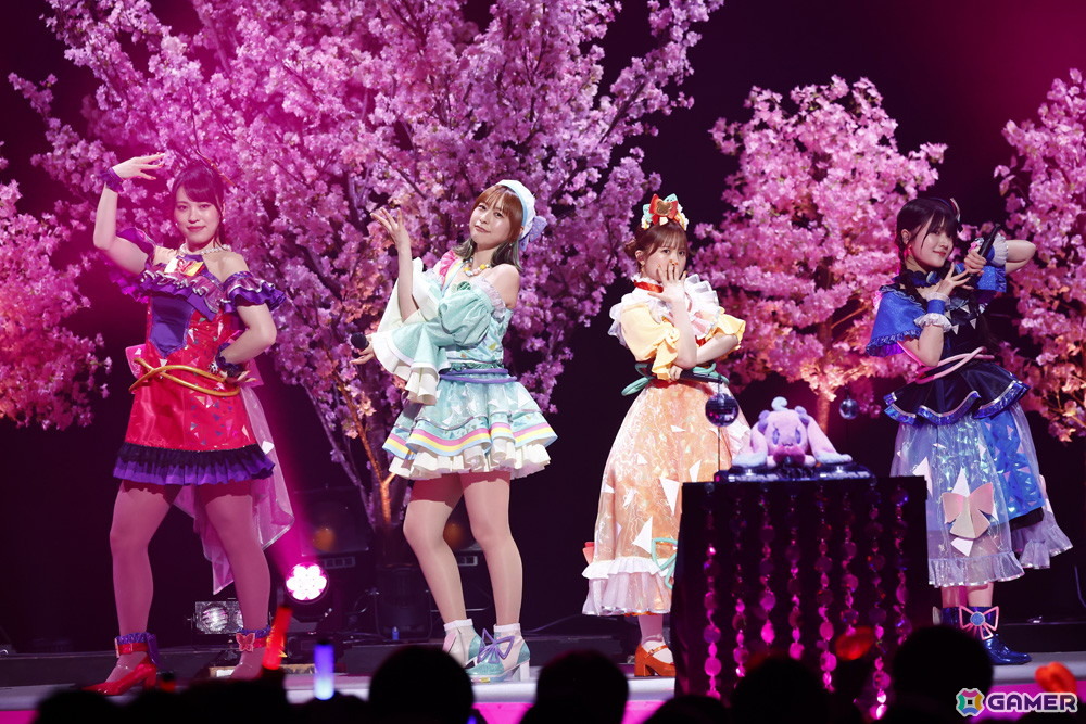 「映画ひみつのアイプリ まんかいバズリウムライブ！」スペシャルイベント Secret Stage ！昼公演オフィシャルレポートが公開！小川華果さん＆叶矢りかさんが初登場の画像