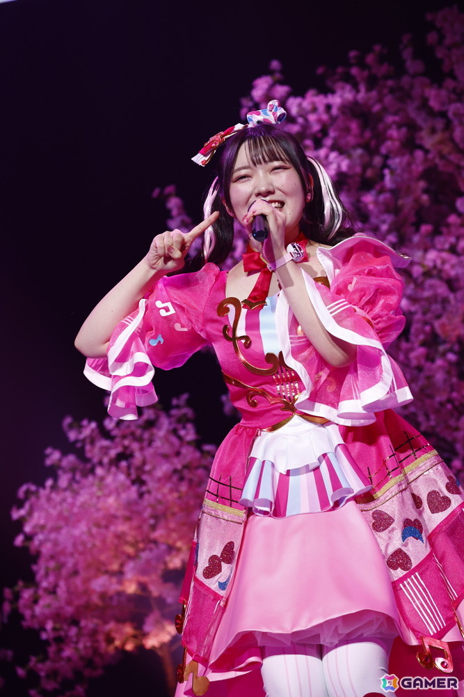 「映画ひみつのアイプリ まんかいバズリウムライブ！」スペシャルイベント Secret Stage ！昼公演オフィシャルレポートが公開！小川華果さん＆叶矢りかさんが初登場の画像