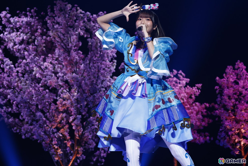 「映画ひみつのアイプリ まんかいバズリウムライブ！」スペシャルイベント Secret Stage ！昼公演オフィシャルレポートが公開！小川華果さん＆叶矢りかさんが初登場の画像