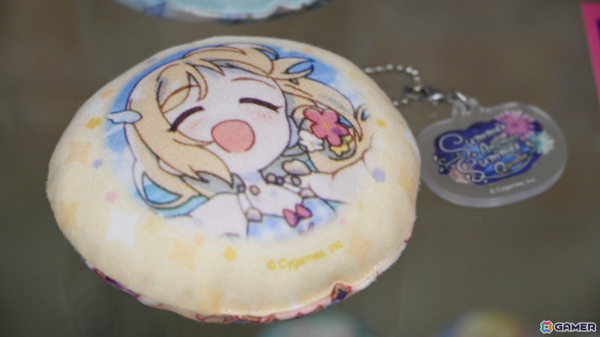 「プリコネR」8周年を記念したアニメイトオンリーショップの店内を紹介！蒼井翔太さん着用のカイザーインサイト衣装や「ツボゲームIII～復活のS～」美術品などの展示もの画像