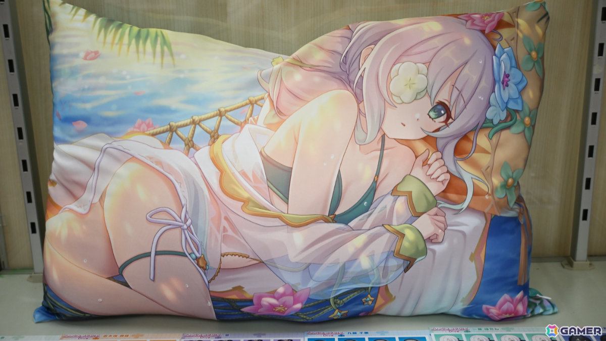 「プリコネR」8周年を記念したアニメイトオンリーショップの店内を紹介！蒼井翔太さん着用のカイザーインサイト衣装や「ツボゲームIII～復活のS～」美術品などの展示もの画像