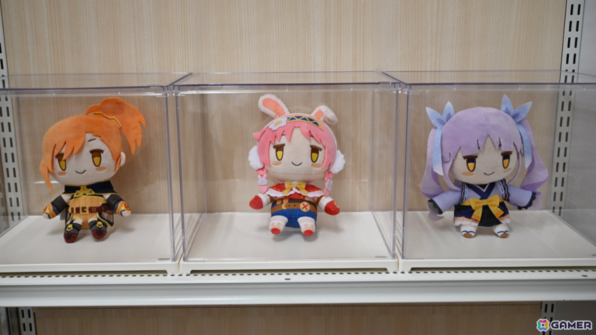 「プリコネR」8周年を記念したアニメイトオンリーショップの店内を紹介！蒼井翔太さん着用のカイザーインサイト衣装や「ツボゲームIII～復活のS～」美術品などの展示もの画像