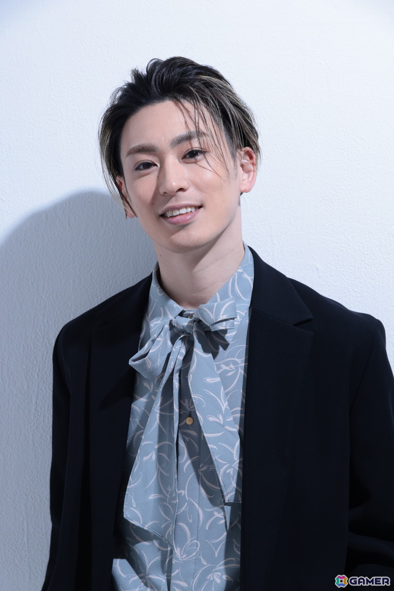東 徹 役：塩田康平