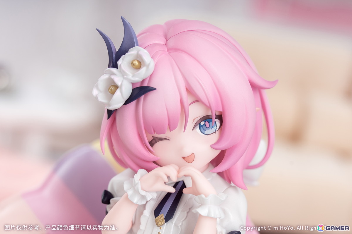 「崩壊3rd」エリシアが可愛らしいデフォルメフィギュアとなって登場!いたずらっぽくウインクをしながら浮かべる明るい笑顔が可憐さを引き立てるの画像