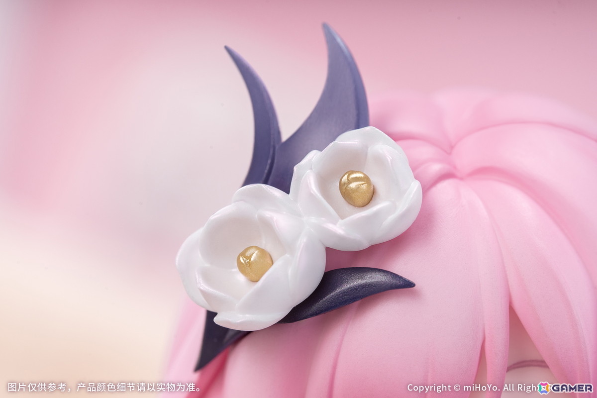 「崩壊3rd」エリシアが可愛らしいデフォルメフィギュアとなって登場!いたずらっぽくウインクをしながら浮かべる明るい笑顔が可憐さを引き立てるの画像
