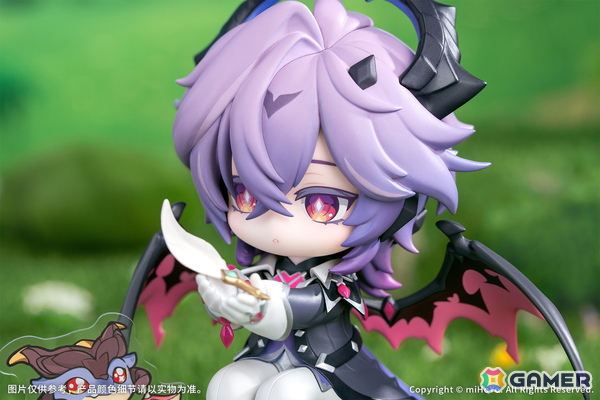 「原神」小さな礼服をまとった愛らしいドゥリンがちびキャラフィギュア化！グラデーションのかかった髪の毛先と龍の尻尾で幻想的な雰囲気に彩りをの画像2