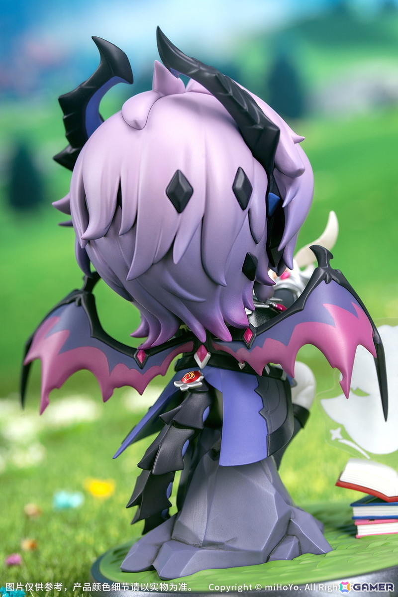 「原神」小さな礼服をまとった愛らしいドゥリンがちびキャラフィギュア化!グラデーションのかかった髪の毛先と龍の尻尾で幻想的な雰囲気に彩りをの画像