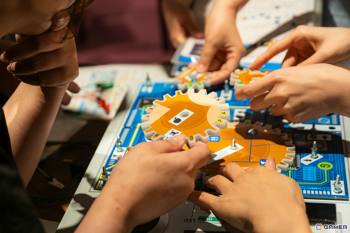 リアル脱出ゲーム×名探偵コナン「疾風の追走（ハイウェイ）からの脱出」コナン、千速、蘭の描き下ろし新ビジュアルが公開！の画像