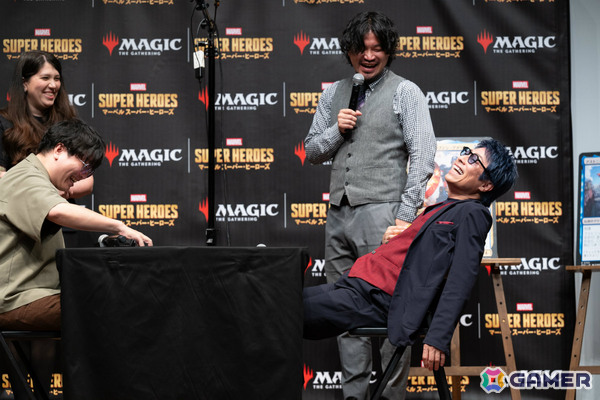 「マジック:ザ・ギャザリング | マーベル スーパー・ヒーローズ」発売PRイベントが開催!田村淳さんがマジックプロ・行弘賢さんといち早く対戦の画像