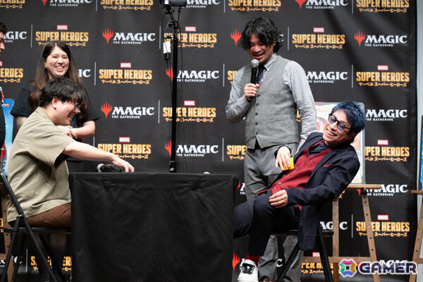 「マジック:ザ・ギャザリング | マーベル スーパー・ヒーローズ」発売PRイベントが開催!田村淳さんがマジックプロ・行弘賢さんといち早く対戦の画像