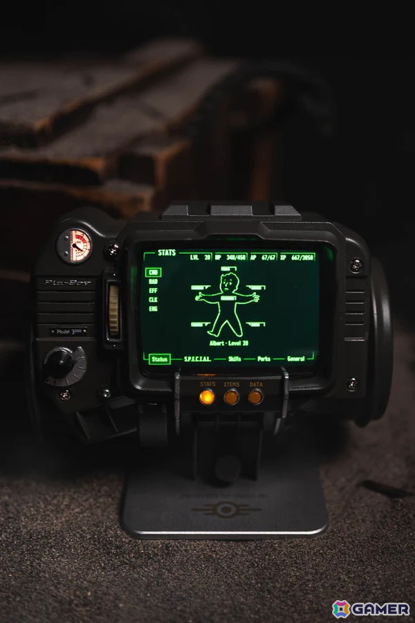 装着可能＆完全動作する「Fallout Pip-Boy 3000 レプリカ」が発売！ゲーム内ミニゲームや時計機能などを搭載の画像4