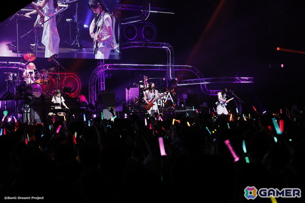 RAISE A SUILEN LIVE 2026「Boot IGNITION」東京公演が開催！15th Single「WHAT AN EXPLOSION」の表題曲や「RUNAWAY STAR」など17曲を披露の画像5