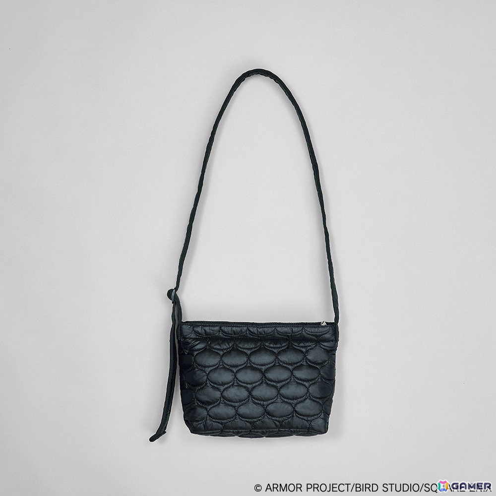 「ドラゴンクエスト」スライムシルエットのキルティングがさりげないショルダーバッグ＆ビッグトートバッグが9月17日に発売！の画像
