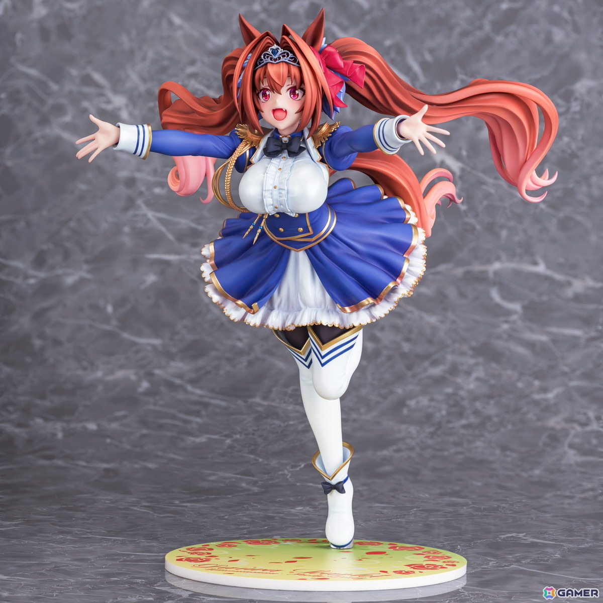 「ウマ娘」のサポートカード［緋色の君へ風が吹く］をモチーフにダイワスカーレットが1/7スケールでフィギュア化！オプションのジュエルシールで情景感がアップの画像