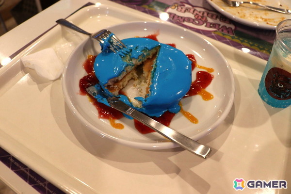 ハギーワギーのブルーパンケーキはインパクト抜群!「Poppy Playtime Chapter 5 コラボカフェ in E-DINER」内覧会フォトレポートの画像15