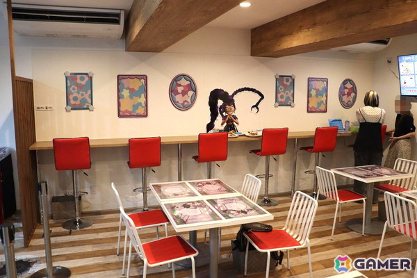 ハギーワギーのブルーパンケーキはインパクト抜群!「Poppy Playtime Chapter 5 コラボカフェ in E-DINER」内覧会フォトレポートの画像2
