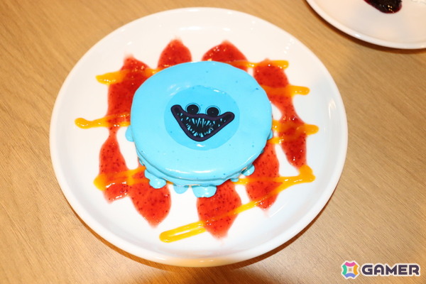 ハギーワギーのブルーパンケーキはインパクト抜群!「Poppy Playtime Chapter 5 コラボカフェ in E-DINER」内覧会フォトレポートの画像9
