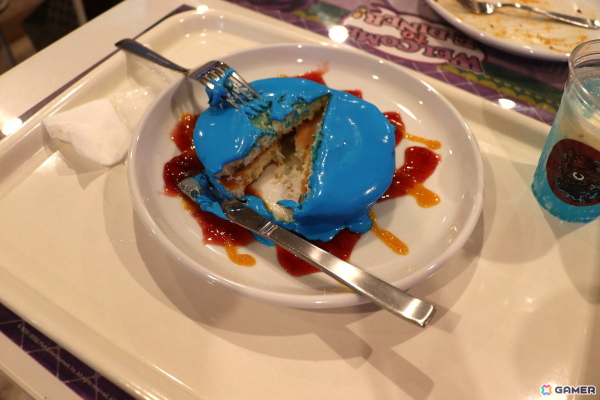 ハギーワギーのブルーパンケーキはインパクト抜群!「Poppy Playtime Chapter 5 コラボカフェ in E-DINER」内覧会フォトレポートの画像