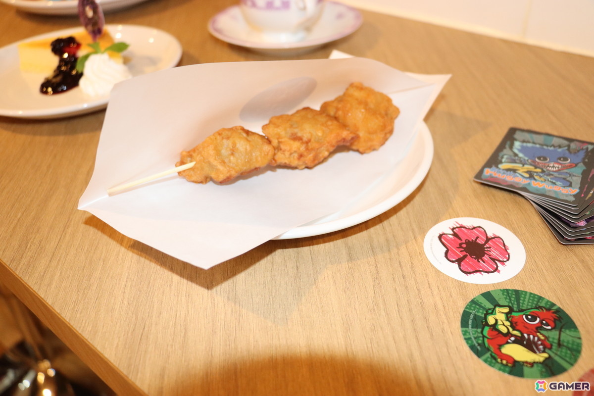 ハギーワギーのブルーパンケーキはインパクト抜群!「Poppy Playtime Chapter 5 コラボカフェ in E-DINER」内覧会フォトレポートの画像