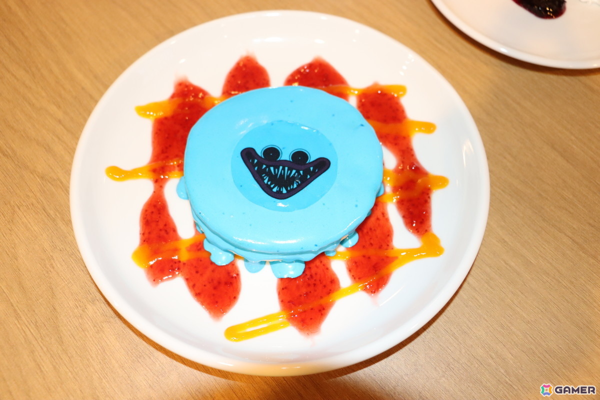ハギーワギーのブルーパンケーキはインパクト抜群!「Poppy Playtime Chapter 5 コラボカフェ in E-DINER」内覧会フォトレポートの画像
