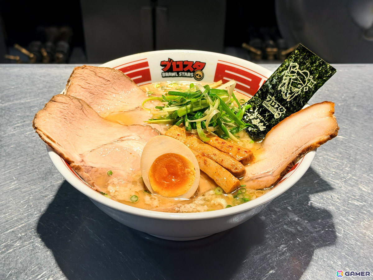 「ブロスタ」東京豚骨ラーメン「屯ちん」池袋本店とのコラボが7月10日より開催！オリジナルメニュー「ブロスタ 刀の王国ラーメン」や限定ノベルティが登場の画像
