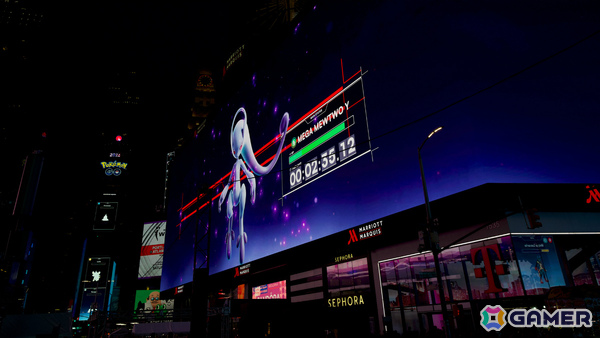 「Pokémon GO」10周年を祝うサプライズイベントがニューヨーク・タイムズスクエアで開催!1,000人以上のトレーナーがメガミュウツーYに挑むの画像
