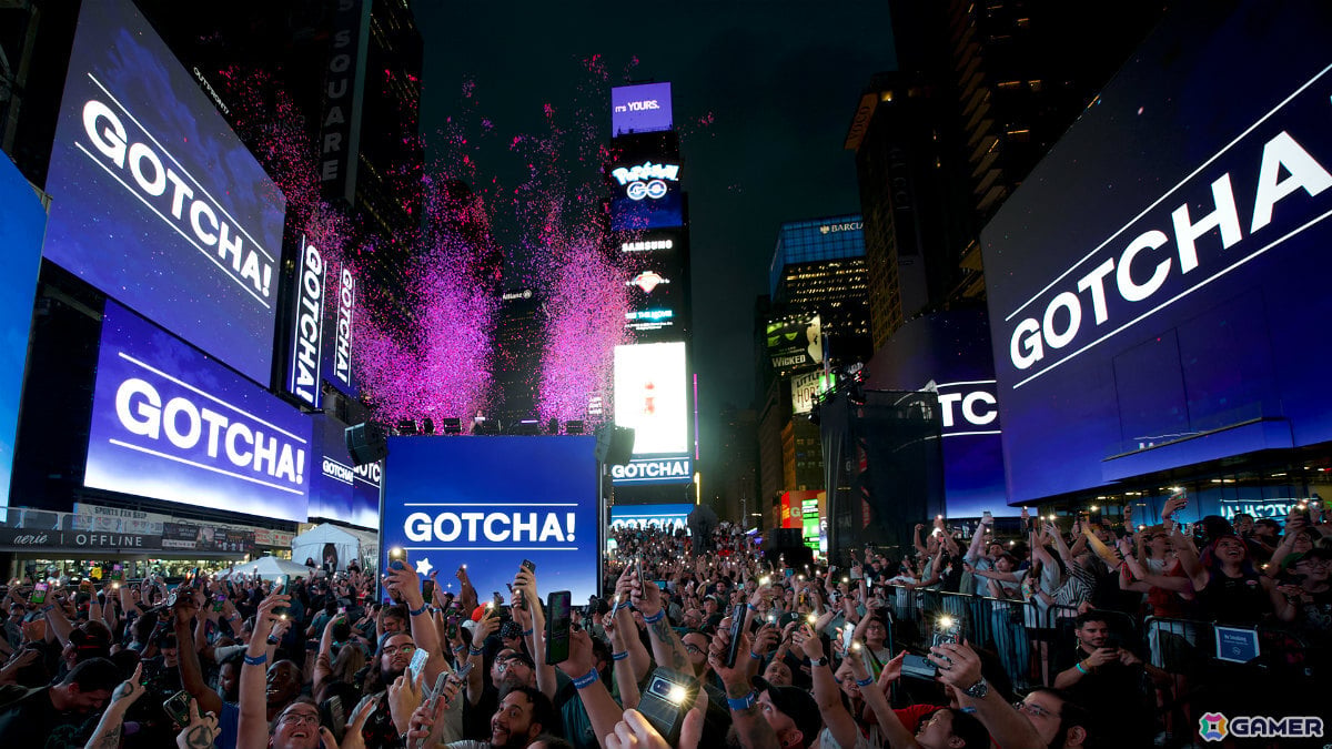「Pokémon GO」10周年を祝うサプライズイベントがニューヨーク・タイムズスクエアで開催！1,000人以上のトレーナーがメガミュウツーYに挑むの画像8