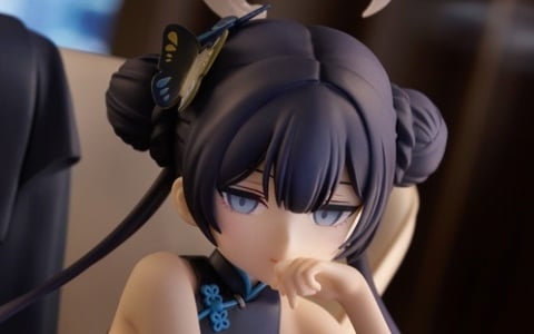 「ブルアカ」よりキサキが1/7スケールフィギュアとなって登場！ゲーム内の印象的なメモリアルロビーのワンシーンをモチーフに立体化