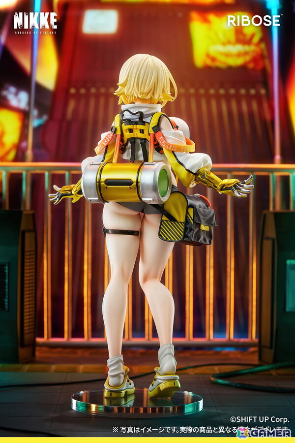 「勝利の女神：NIKKE」エレグがフルチャージのエネルギーをまとって華やかに立体化！目元を覆う金髪の下からのぞく鋭く意志の強い眼差しも魅力的に表現の画像5