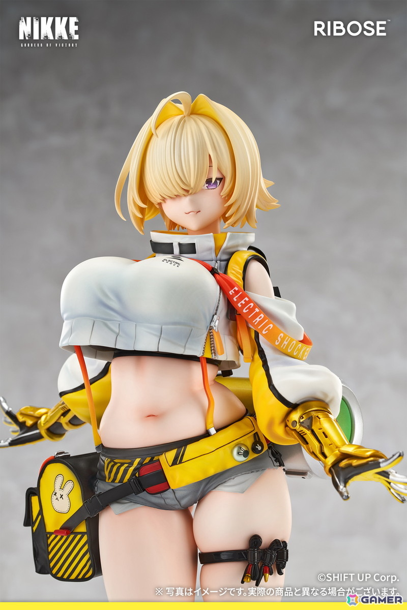 「勝利の女神：NIKKE」エレグがフルチャージのエネルギーをまとって華やかに立体化！目元を覆う金髪の下からのぞく鋭く意志の強い眼差しも魅力的に表現の画像