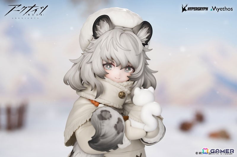 「アークナイツ」小さな雪だるまを抱えた、あどけない姿のプラマニクスが登場!大きな雪帽子の下からはふわふわの耳がそっとのぞくの画像