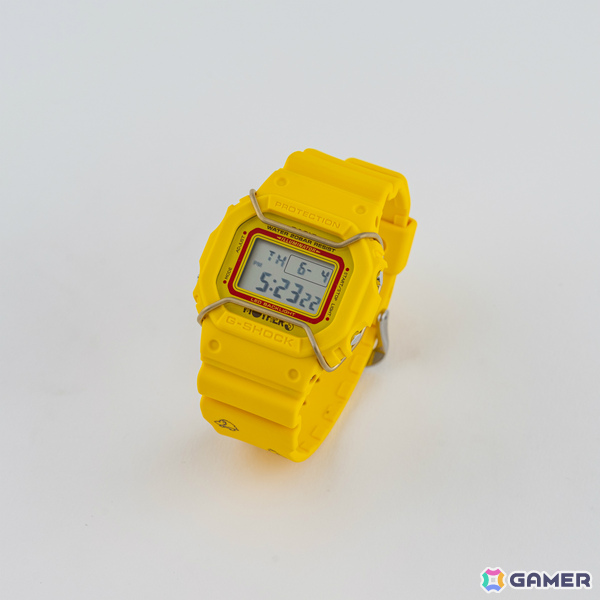 「MOTHER3」発売20周年記念モデルのG-SHOCKが登場！ひまわり畑をイメージさせる鮮やかなイエロー、樹脂バンドにはどせいさんの姿もの画像2