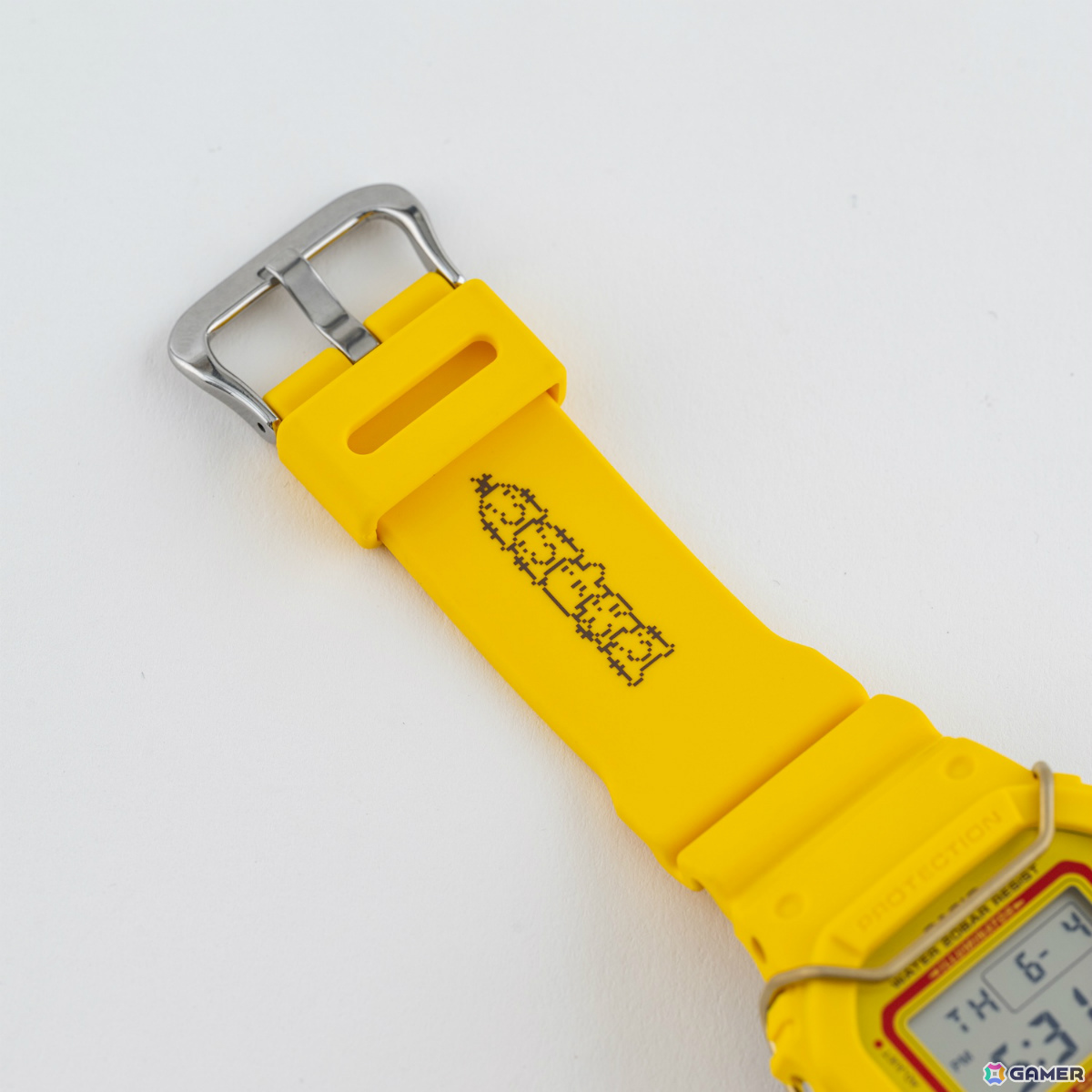 「MOTHER3」発売20周年記念モデルのG-SHOCKが登場！ひまわり畑をイメージさせる鮮やかなイエロー、樹脂バンドにはどせいさんの姿もの画像