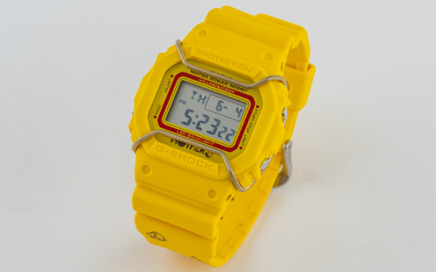「MOTHER3」発売20周年記念モデルのG-SHOCKが登場！ひまわり畑をイメージさせる鮮やかなイエロー、樹脂バンドにはどせいさんの姿も