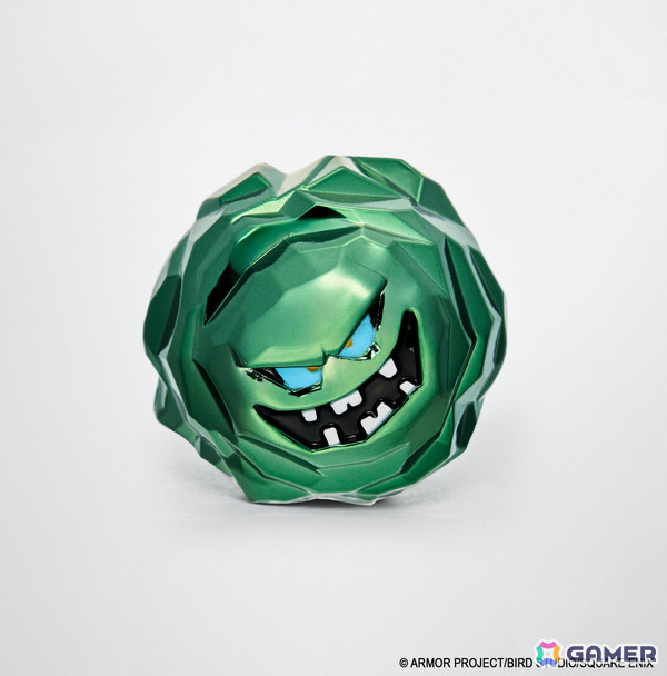「ドラゴンクエスト」天空装備のメタリックフィギュアがアンティークゴールドで登場！40周年記念ピンズやメタルスライムたちのミニパペットぬいぐるみもの画像18