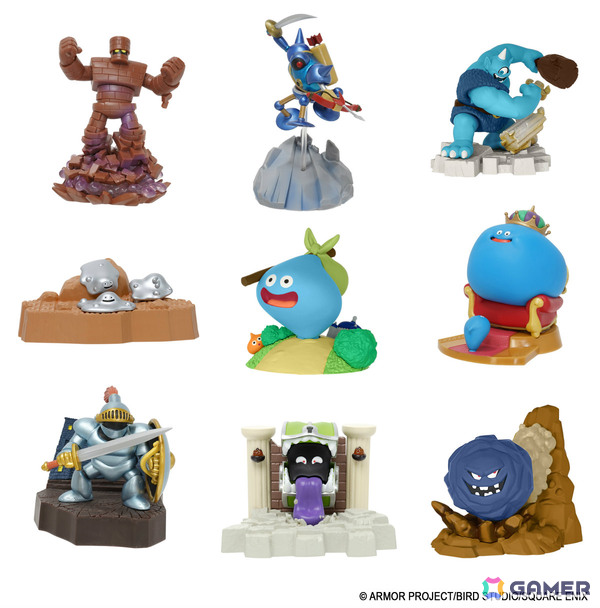 「ドラゴンクエスト」天空装備のメタリックフィギュアがアンティークゴールドで登場！40周年記念ピンズやメタルスライムたちのミニパペットぬいぐるみもの画像