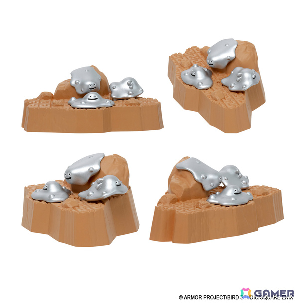 「ドラゴンクエスト」天空装備のメタリックフィギュアがアンティークゴールドで登場！40周年記念ピンズやメタルスライムたちのミニパペットぬいぐるみもの画像