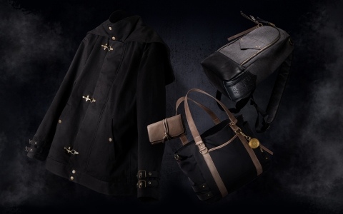 「Bloodborne」ダークトーンを基調とし、重厚でクラシカルなデザインへと昇華させたアウター/バックパック/トートバッグ/長財布が登場!