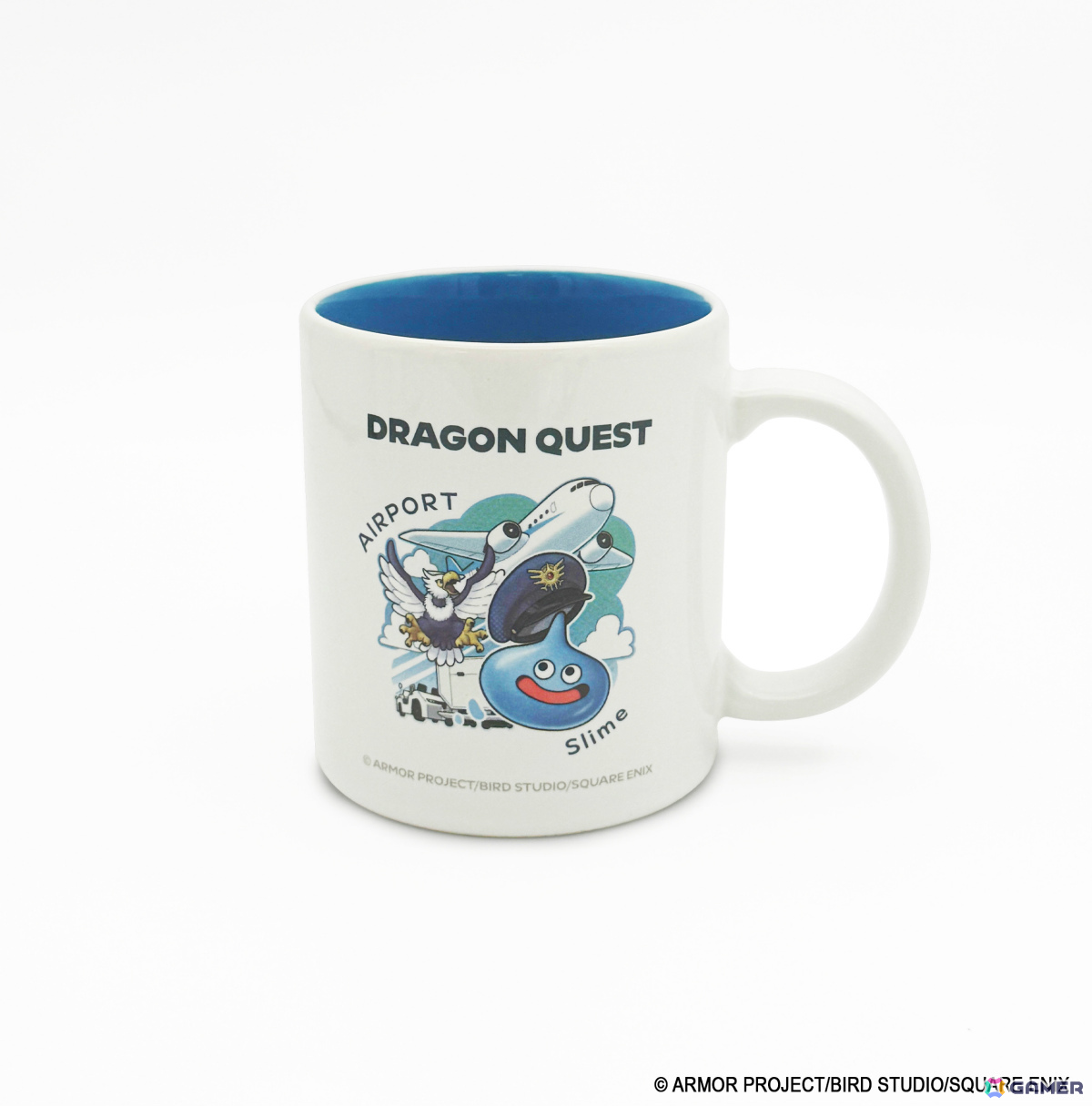 成田空港のSQUARE ENIX POP UP STOREにスライムとチョコボのパスポートカバー、ラゲッジタグ、マグカップが登場!の画像