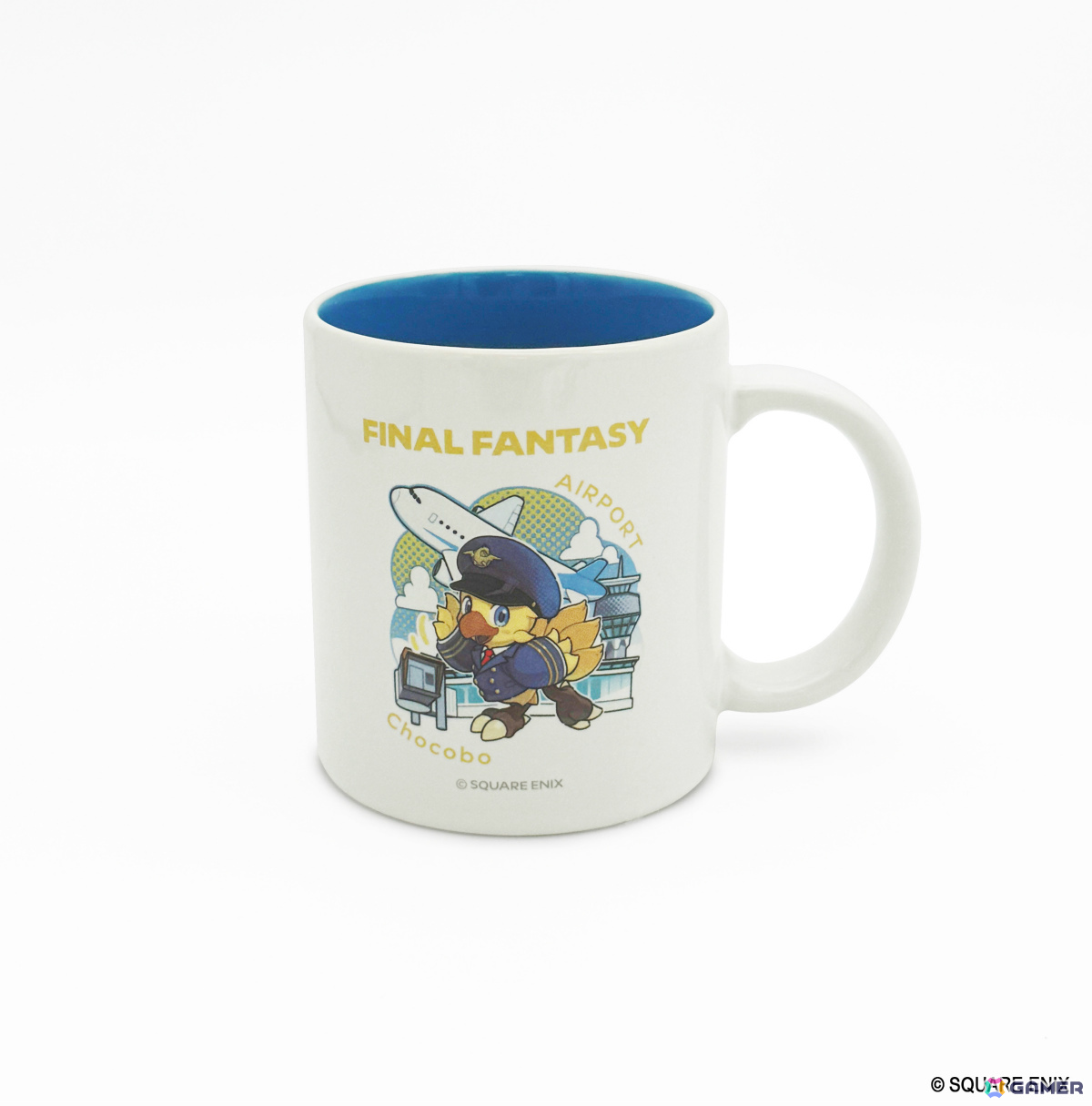 成田空港のSQUARE ENIX POP UP STOREにスライムとチョコボのパスポートカバー、ラゲッジタグ、マグカップが登場!の画像
