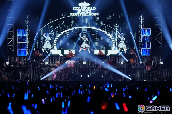 「アイマス」の実力派アイドルたちによる歌声とバンド＆ストリングスの生演奏が共鳴！xRライブ「IWSF2026」第2公演「ZESSYOU」レポートの画像1