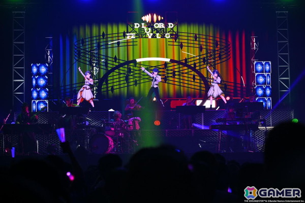 「アイマス」の実力派アイドルたちによる歌声とバンド＆ストリングスの生演奏が共鳴！xRライブ「IWSF2026」第2公演「ZESSYOU」レポートの画像100