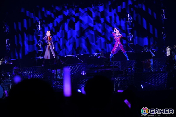 「アイマス」の実力派アイドルたちによる歌声とバンド&ストリングスの生演奏が共鳴!xRライブ「IWSF2026」第2公演「ZESSYOU」レポートの画像