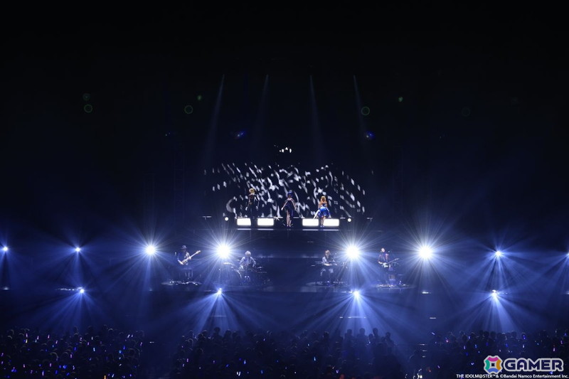 「アイマス」の実力派アイドルたちによる歌声とバンド&ストリングスの生演奏が共鳴!xRライブ「IWSF2026」第2公演「ZESSYOU」レポートの画像