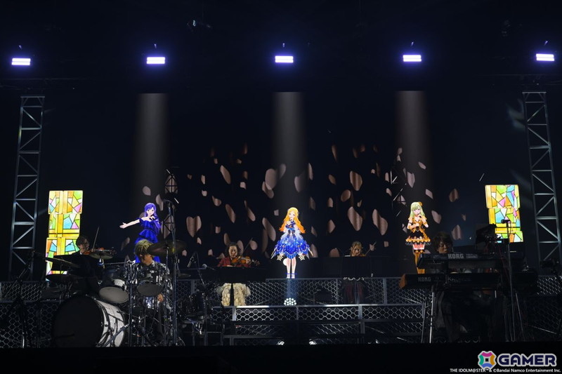 「アイマス」の実力派アイドルたちによる歌声とバンド&ストリングスの生演奏が共鳴!xRライブ「IWSF2026」第2公演「ZESSYOU」レポートの画像