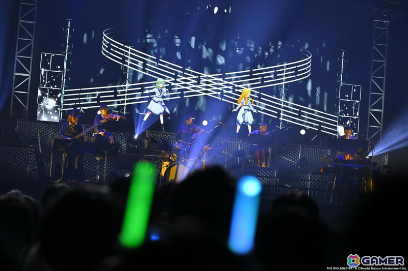 「アイマス」の実力派アイドルたちによる歌声とバンド&ストリングスの生演奏が共鳴!xRライブ「IWSF2026」第2公演「ZESSYOU」レポートの画像