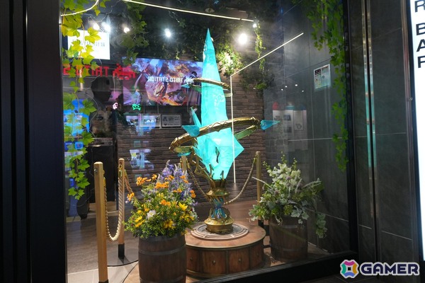 「FFXIV」をイメージしたオリジナルクラフトビール2種が「EXBAR TOKYO plus AKIHABARA」で飲める！店頭には大きな「エーテライト」のモニュメントもの画像2